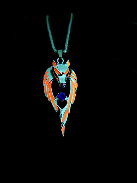 Vintage Glowing In The Dark Moon Luminous Wolf Pendant Necklace