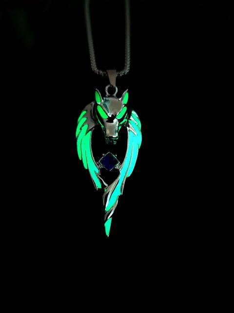 Vintage Glowing In The Dark Moon Luminous Wolf Pendant Necklace