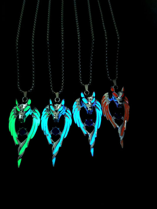 Vintage Glowing In The Dark Moon Luminous Wolf Pendant Necklace